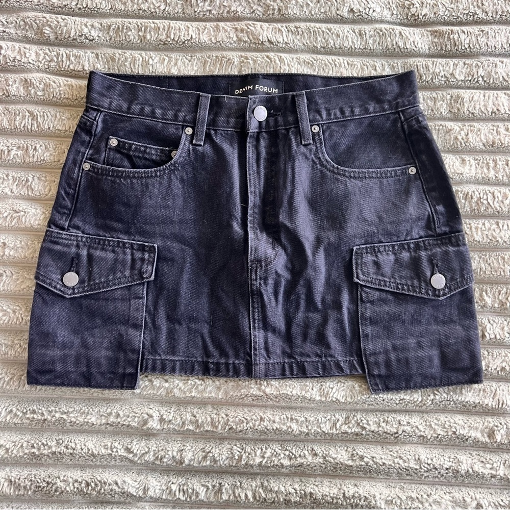 Denim Forum The 90s Mid Rise Cargo Mini Skirt Black- 100% Cotton- Size 27